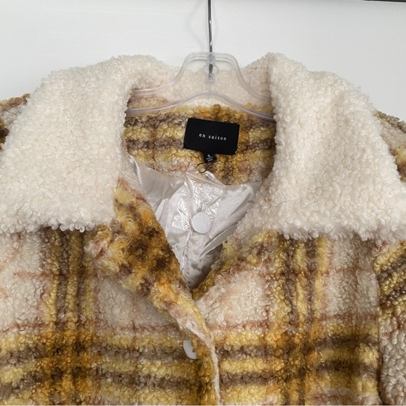 Plaid Sherpa Jacket in size Small - Picture 5 of 6